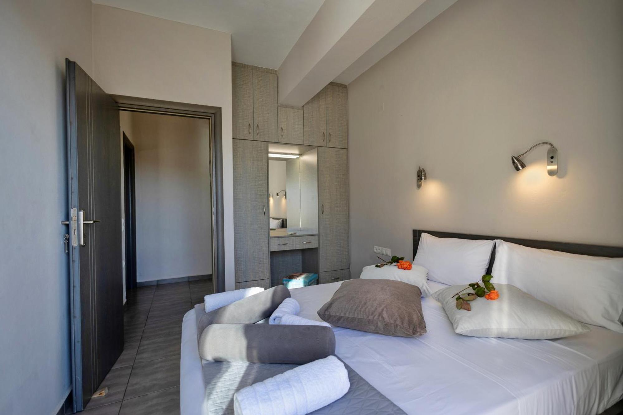 Akrotiri Panorama- Luxury Rental Apartments With Sea View Rodakino Eksteriør billede